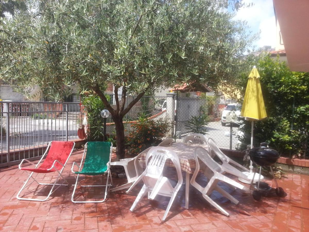 Ferienwohnung Ca 'Nter Viale Romito Magra Exterior foto
